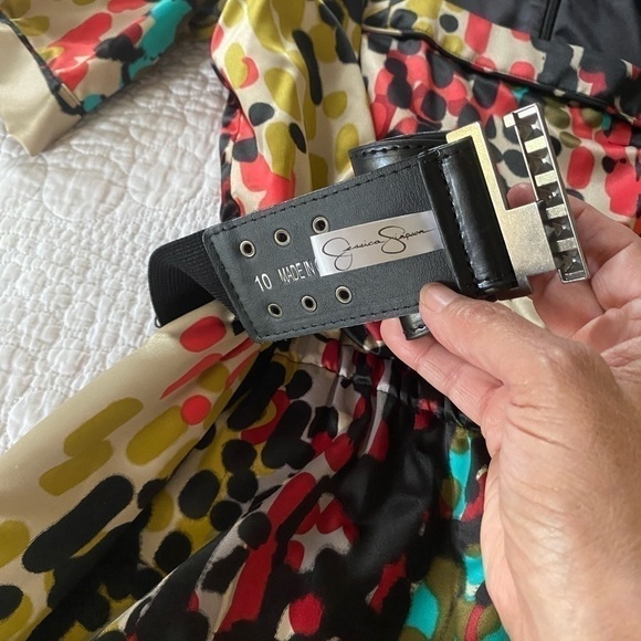 Jessica Simpson multicolor dress with belt in size 10. It is pre loved dress - Picture 6 of 8